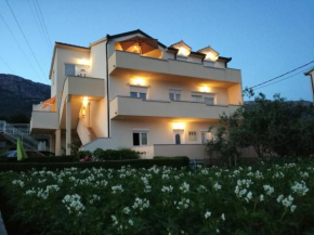 Lana i Natali, Kaštel Kambelovac